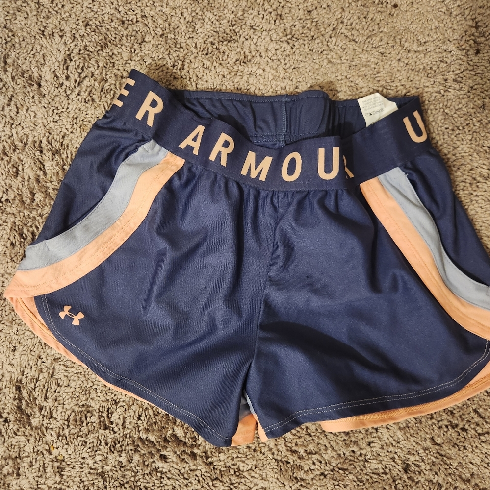Medium Under Armour Women's Athletic Shorts
